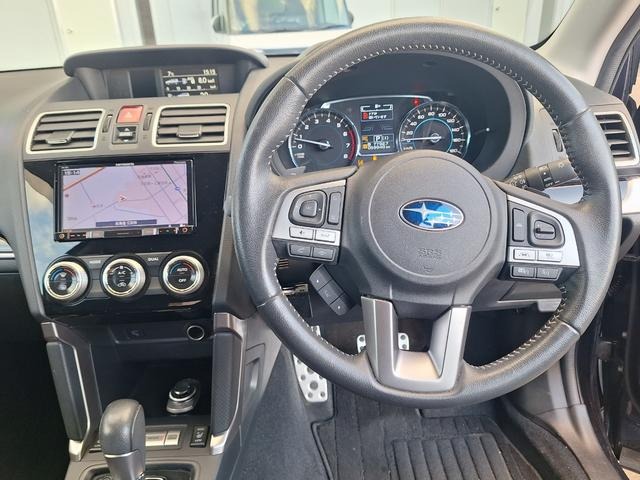 SUBARU FORESTER 2017